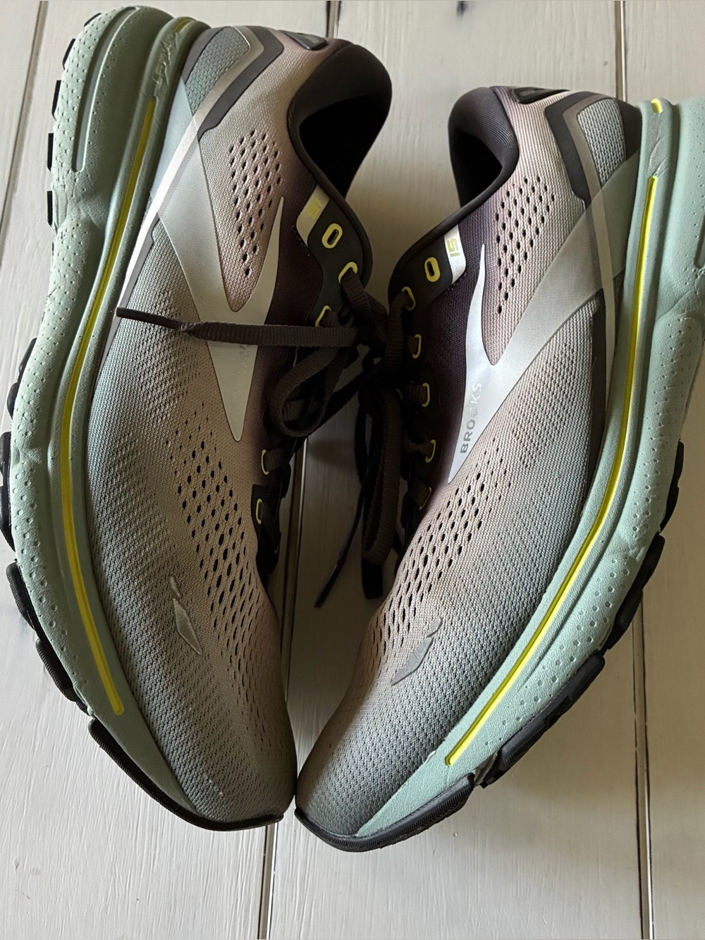 Brooks Ghost 15 Running Shoes